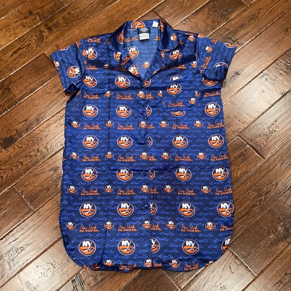 Women’s NHL New York Islanders Sleep Gown Shirt Size Large USED